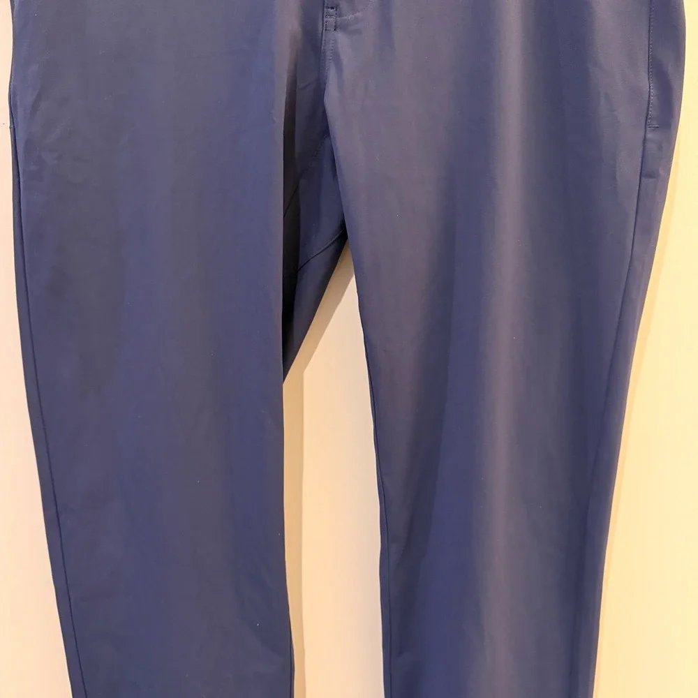 Quince ProTech Golf Pants Wavecrest Performance UPF50‎ Travel Navy 33x32 NWOT